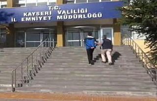 Kayseri merkezli 4 ilde düzenlenen FETÖ operasyonunda...