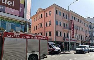 Kayseri’de 1.5 saatlik intihar girişimi polisin...