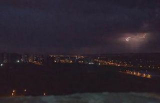 Kayseri’de geceyi şimşekler aydınlattı