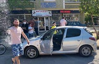 Kazaya karışan maskesiz sürücü kameramana su...