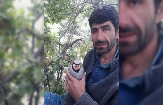 Keklik yumurtasını yemek isteyen engerek yılanına...