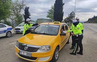 ’Kemerim Hep Aklımda’ mottosunun bulunduğu afiş...
