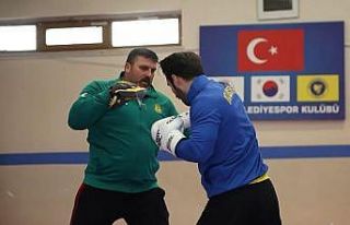 Kick Boks antrenörü İbrahim Macun, korona virüse...