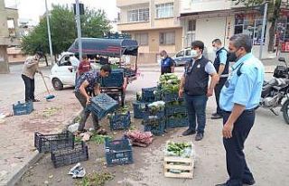 Kilis’te sokağa çıkan seyyar satıcılar uyarıldı