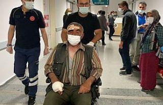 Kiremitleri değiştirmek için çıktığı çatıdan...