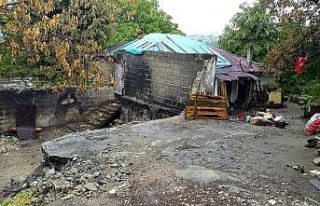 Kırklareli’nde evi yanan aileye Türk Kızılay’ından...