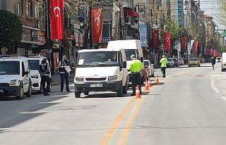 Kısıtlamada dışarı çıkanlar polise yakalandı