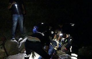 Kısıtlamada tarihi surlara çıktı, düşerek ağır...