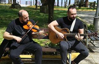 Kısıtlamalara farkındalık oluşturmak için şarkı...