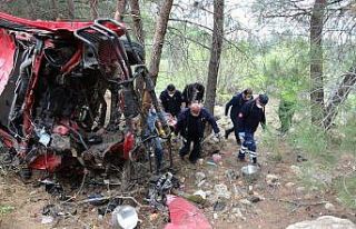 Kız arkadaşı ile tartıştı, minibüsü uçuruma...