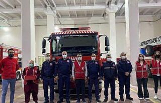 Kızılay’dan İtfaiye’ye bayram ziyareti