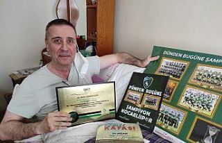 Kocaelispor’un unutulmaz ismine hediye verildi