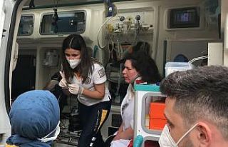 Komşular arasında satırlı bıçaklı kavga: 1’i...