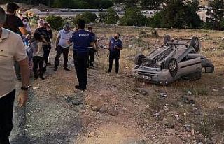 Kontrolden çıkan araç menfeze uçtu: 4 yaralı