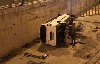 Kontrolden çıkan ticari araç kanala uçtu: 1 yaralı