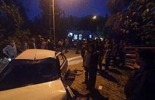 Konya’da otomobil duvara çarptı: 3 yaralı