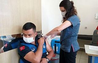 Korona virüsü yenen sağlık çalışanları zorlu...