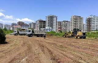 Kozan’da boş alanlarda temizlik çalışması