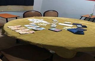 Kumar, fuhuş ve masaj salonu operasyonunda 70 kişiye...