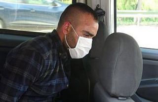 Lüks otomobili ile polisten kaçtı, silah ve sahte...
