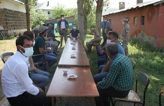 Malazgirt Kaymakamı Demirer Aktuzla köyünü ziyaret...