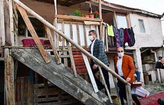 Mamak Belediye Başkanı Köse, çocuklara bayram...