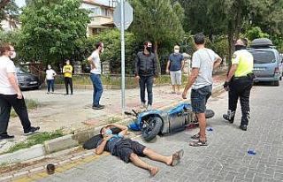 Manisa’da motosiklet ile hafif ticari araç çarpıştı:...