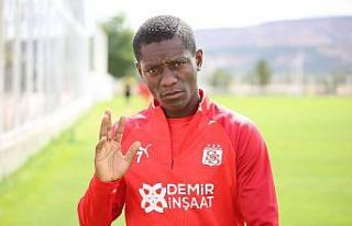 Max Gradel’den bir ilk!