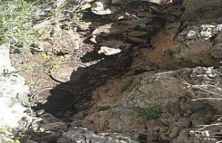Mehmetçik, PKK’lı teröristlere ait sığınak...