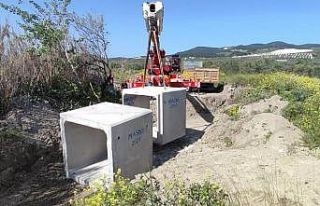 Menfez çalışmaları ile yol geçişleri güvenli...