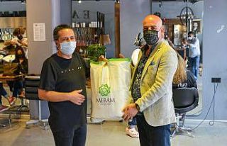 Meram’da berber ve kuaförlere hijyen seti dağıtıldı