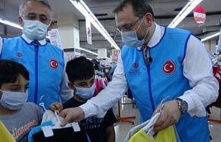 Mersin İl Müftülüğü yetim çocukları sevindirdi