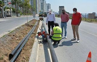 Mersin’de refüjdeki çiçek ve ağaçlar uydu bağlantılı...