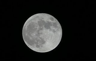 Mersin’de ’Süper Ay’ görsel şölen yaşattı