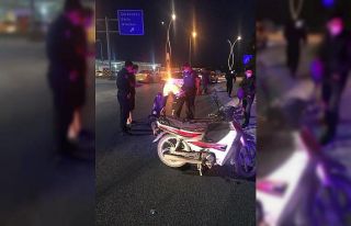 Motosiklet ile otomobil çarpıştı: 2 yaralı