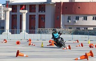 Motosiklet sürüş becerileri etkinliği nefes kesti