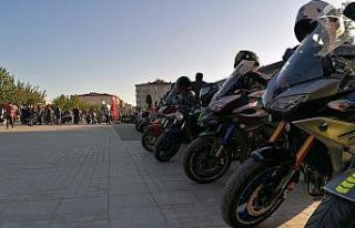 Motosiklet tutkunları 19 Mayıs coşkusunu renklendirdi