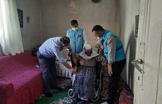 Müftülükten engellilere sandalye desteği