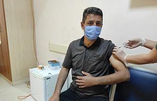 Muhtarlar aşılanlaya başladı