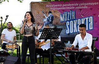 Muratpaşa’dan müzisyenlere destek