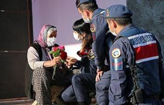 Mutluluğun fotoğrafı, jandarma hem duygulandı,...