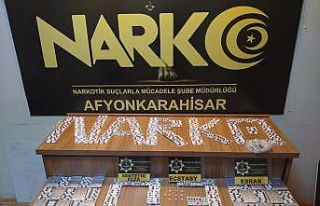 Narkotik polisi operasyon düzenledi, binlerce uyuşturucu...