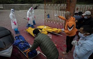 Nepal’den dağcılara çağrı: “Oksijen tüplerini...