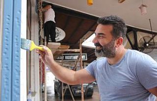 Normalleşme bekleyen esnaf hazırlıklara başladı
