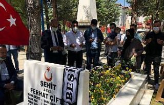 Omuz omuza görev yaptıkları Şehit Yüzbaşı Ferhat...