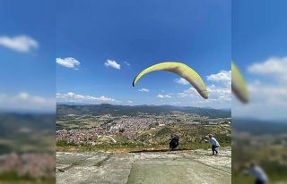 Osmaneli’nde yamaç paraşütü merkezi olacak