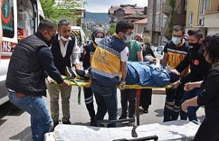 Otobüsten inmek isteyen yaşlı kadınlar hastanelik...