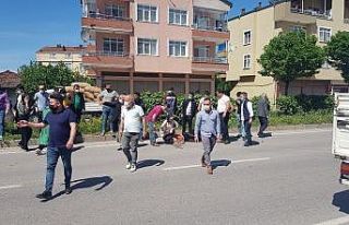 Otomobil bisiklet sürücüsüne çarptı