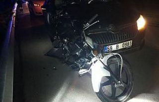 Otomobil motosiklete çarptı: 1 ölü, 1 yaralı