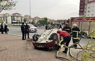 Otomobil ters döndü: 1 Yaralı